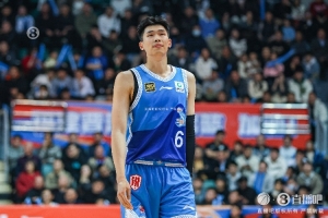 life-leyu.com-福建球员注册信息：黄毅超顶薪合同还剩1年 邹阳、黎伊扬续约2年