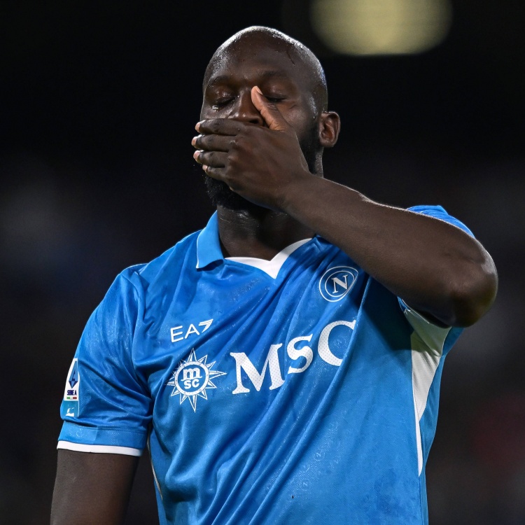 乐鱼体育登录入口-那不勒斯医疗组：卢卡库伤势复杂，经评估选择保守治疗以缩短康复周期