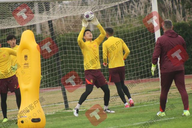 乐鱼体育登录入口-国足三位伤病号无大碍 蹇韬珍惜回归王上源已退烧