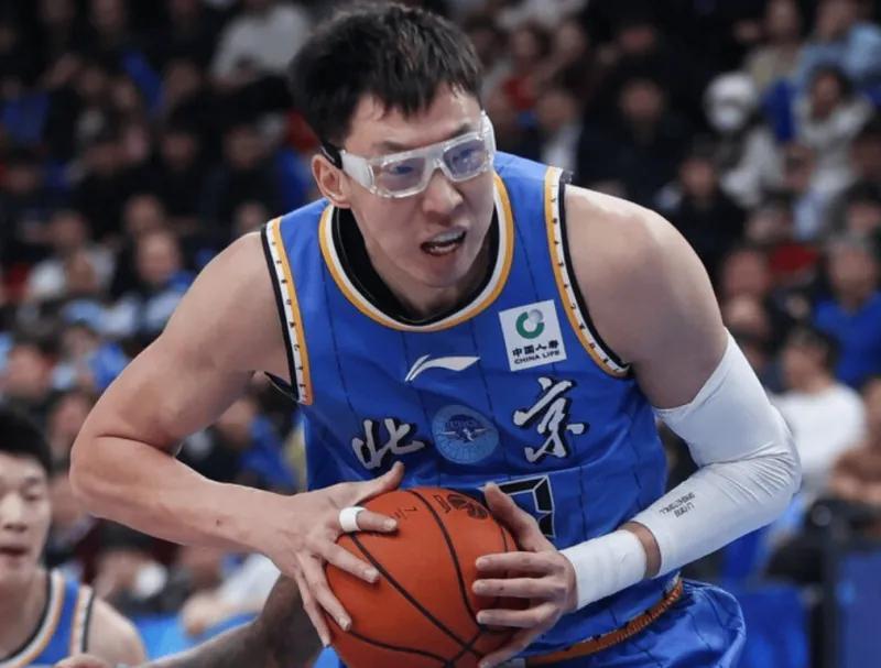 life-leyu.com-北京遭致命打击！周琦眼部受伤，外加2内线伤停，后续内线咋办？